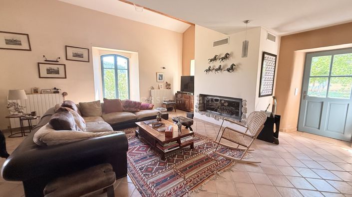 Image No.7-7 Bed House for sale