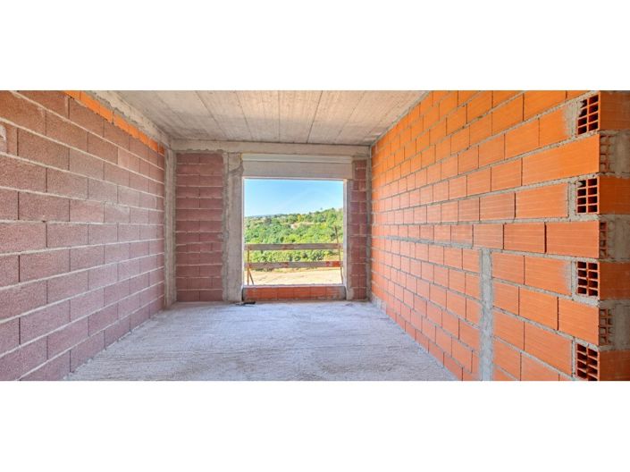 Image No.15-3 Bed House for sale