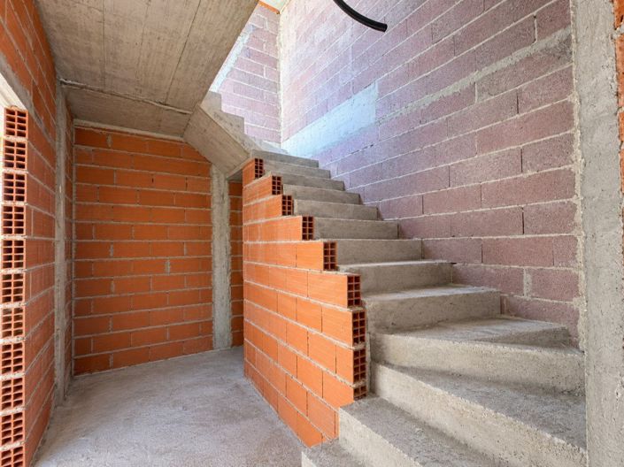 Image No.16-3 Bed House for sale