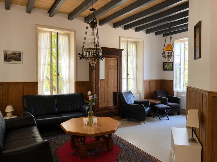 Image No.7-7 Bed House for sale