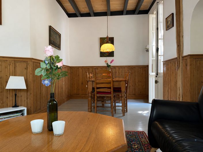 Image No.8-7 Bed House for sale