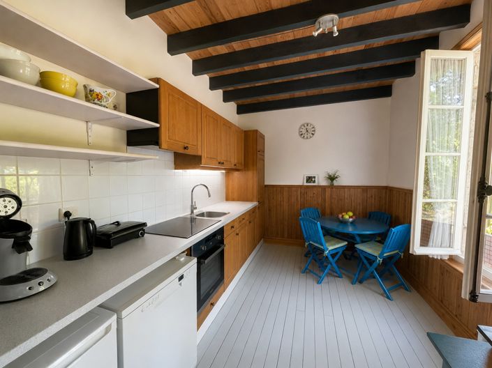 Image No.9-7 Bed House for sale