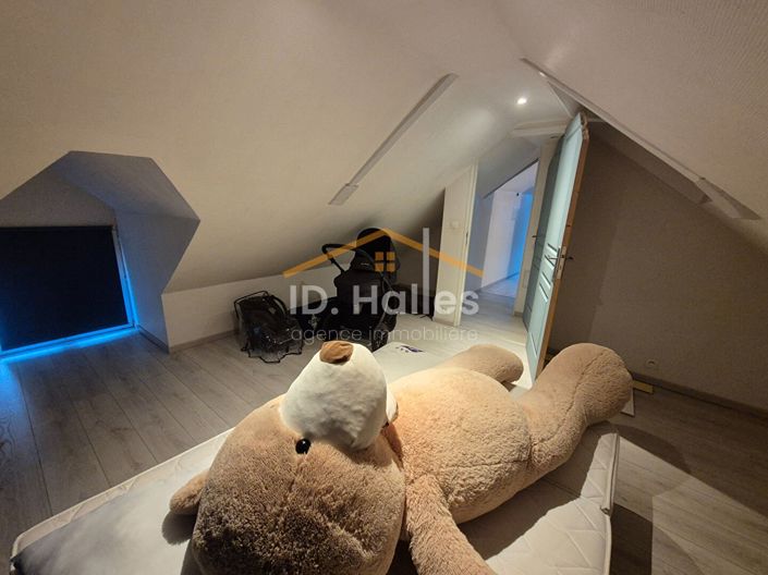 Image No.6-4 Bed House for sale