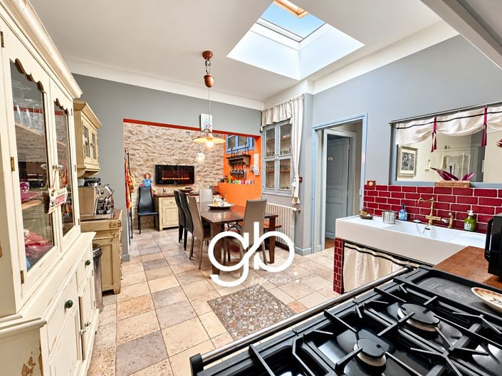Image No.16-6 Bed House for sale