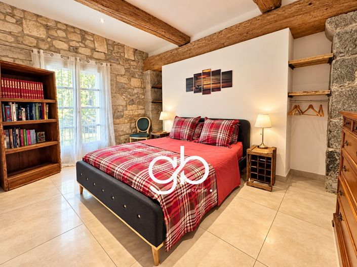 Image No.5-6 Bed House for sale