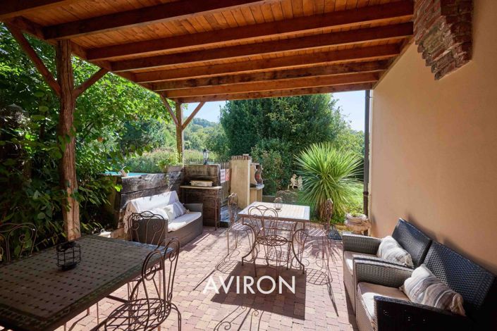 Image No.18-6 Bed House for sale