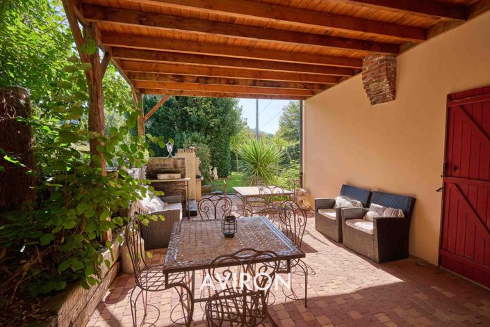Image No.22-6 Bed House for sale
