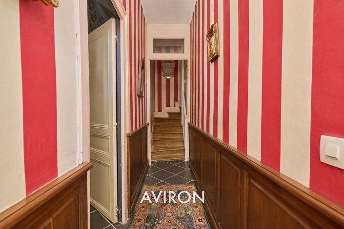 Image No.5-6 Bed House for sale