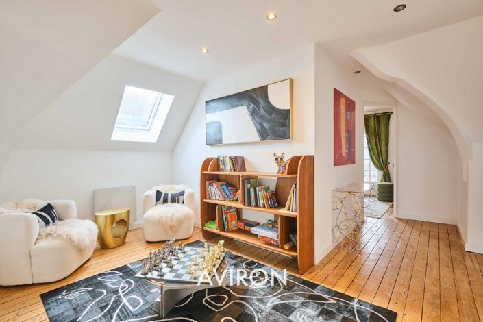 Image No.17-6 Bed House for sale