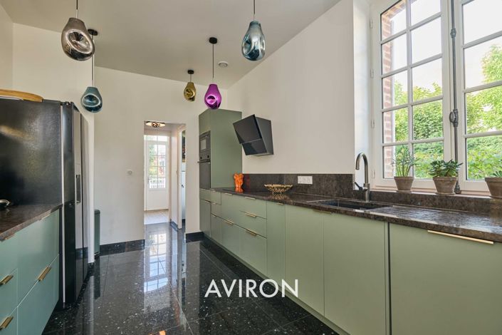 Image No.7-6 Bed House for sale