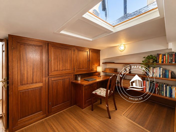 Image No.10-3 Bed House for sale