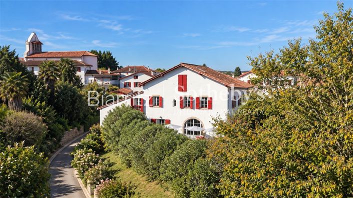 Image No.16-10 Bed House for sale