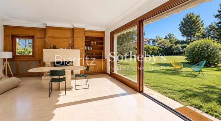 Image No.10-3 Bed House for sale