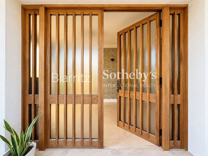 Image No.9-3 Bed House for sale