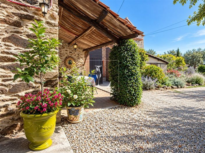 Image No.17-10 Bed House for sale