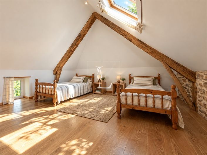 Image No.19-10 Bed House for sale