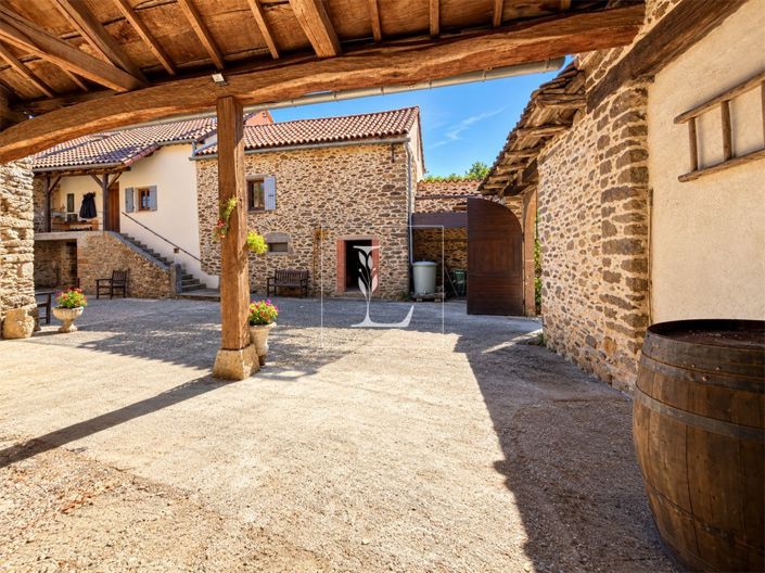 Image No.4-10 Bed House for sale