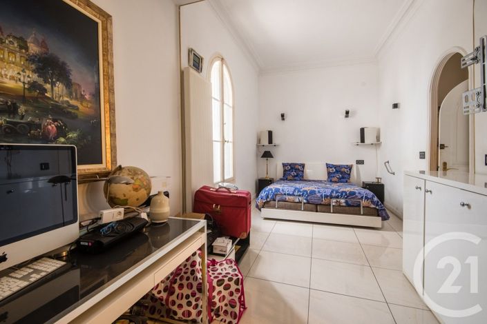Image No.9-3 Bed Apartment for sale