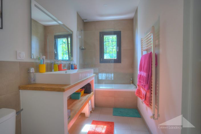 Image No.7-4 Bed House for sale