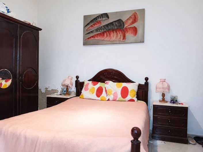 Image No.18-3 Bed House for sale