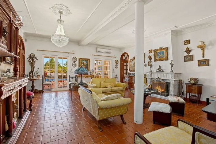 Image No.3-4 Bed House for sale