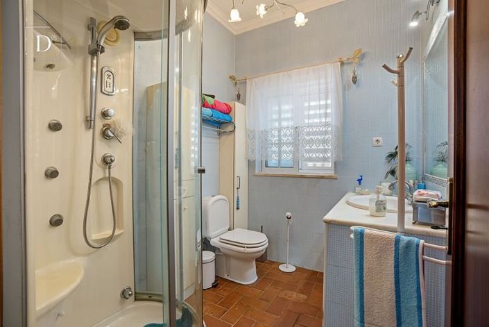 Image No.42-4 Bed House for sale