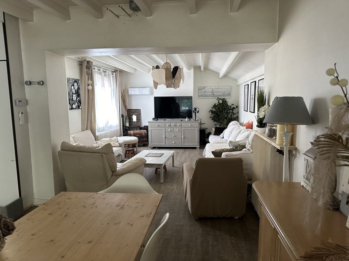 Image No.38-5 Bed House for sale