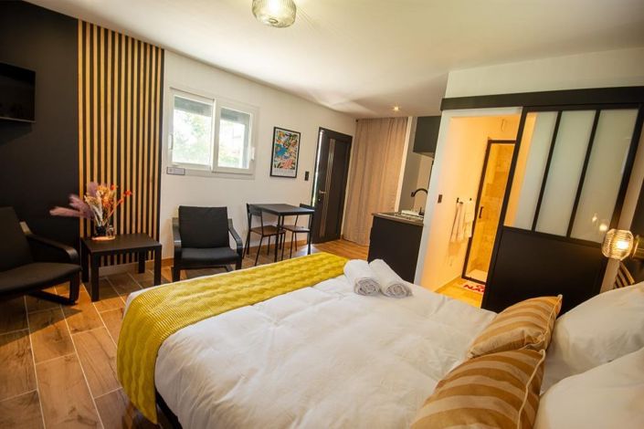 Image No.5-5 Bed House for sale