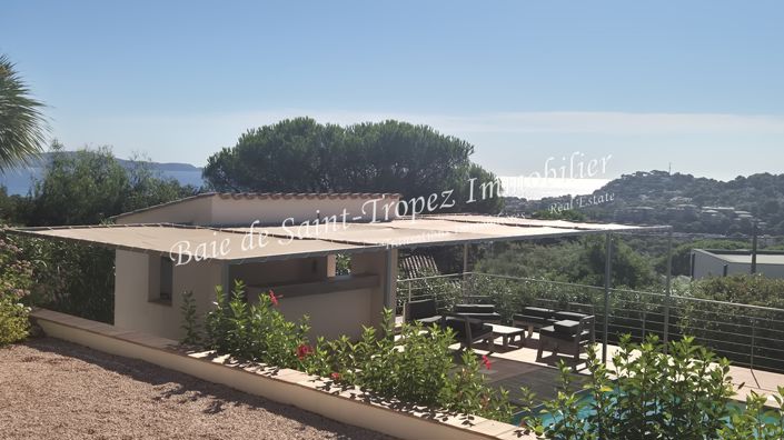Image No.14-6 Bed House for sale
