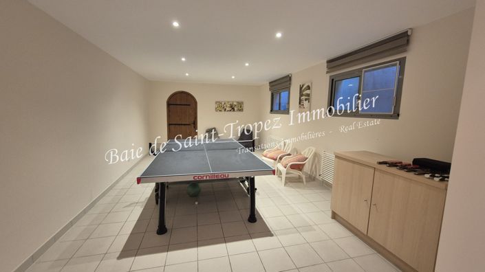 Image No.23-6 Bed House for sale