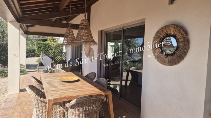 Image No.6-6 Bed House for sale