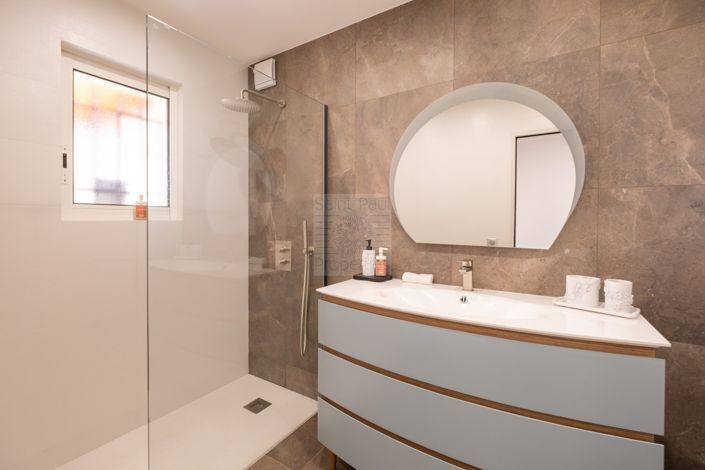 Image No.23-6 Bed House for sale