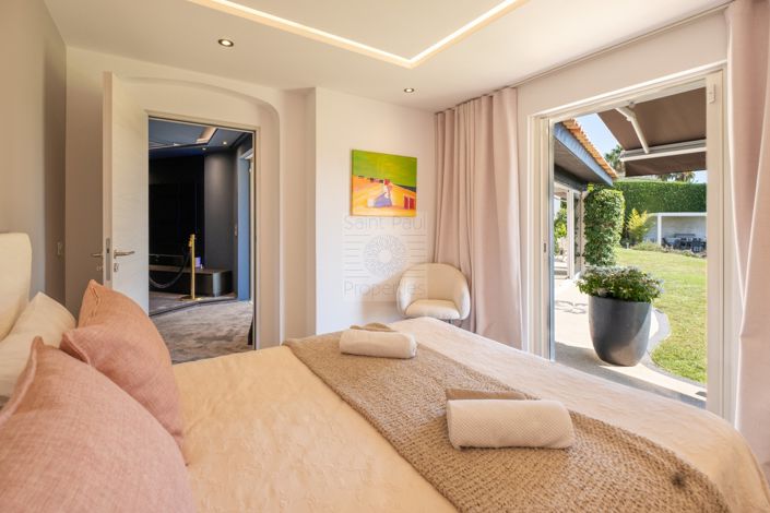 Image No.25-6 Bed House for sale