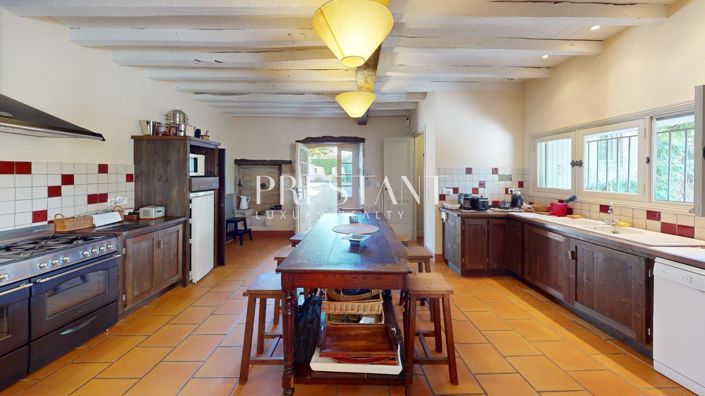 Image No.11-8 Bed House for sale