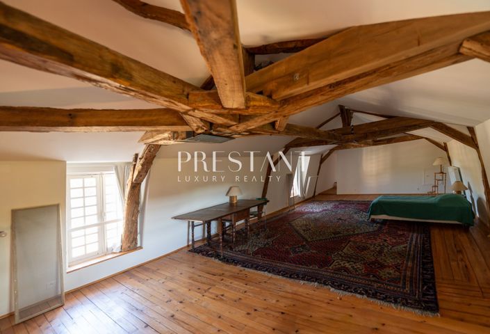 Image No.14-8 Bed House for sale