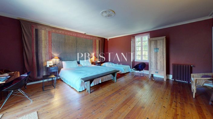 Image No.16-8 Bed House for sale