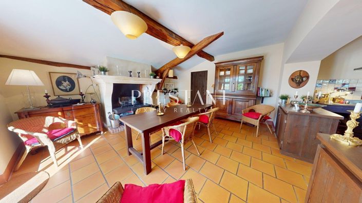 Image No.7-8 Bed House for sale