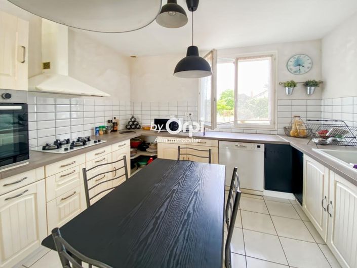 Image No.8-3 Bed House for sale