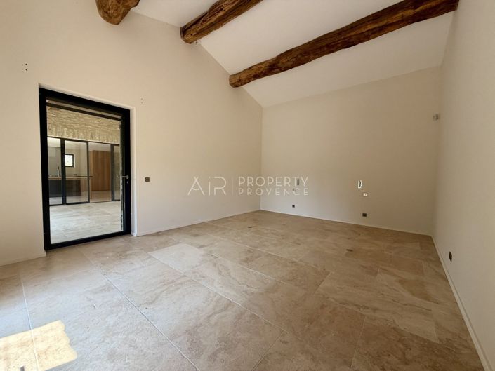 Image No.17-6 Bed House for sale