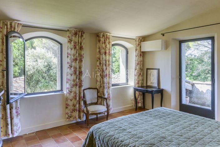 Image No.24-5 Bed House for sale
