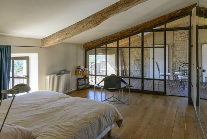 Image No.18-4 Bed House for sale
