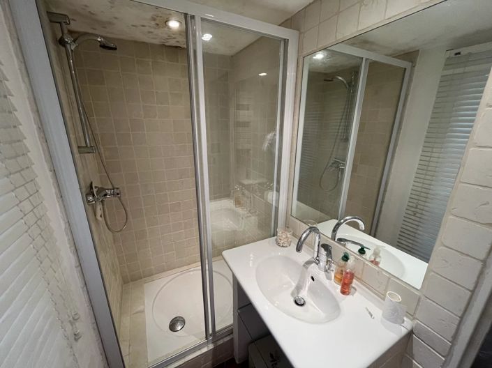 Image No.12-2 Bed House for sale