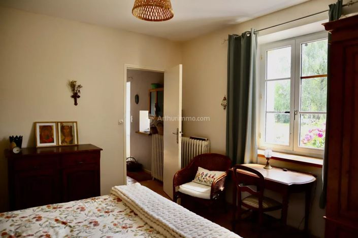 Image No.10-3 Bed House for sale