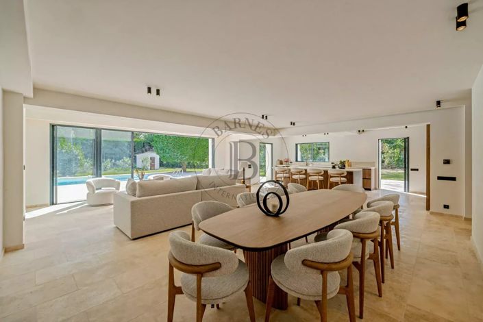 Image No.4-5 Bed House for sale
