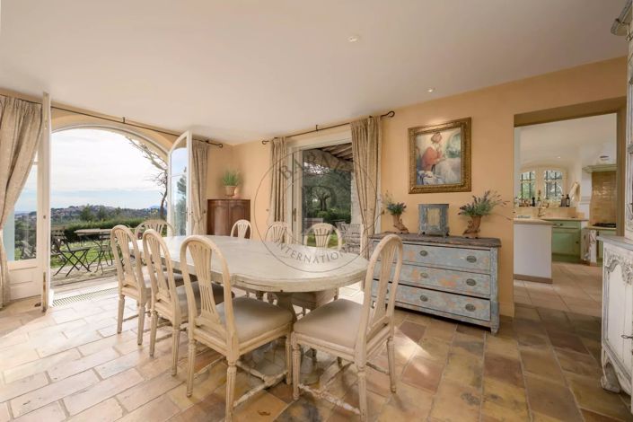 Image No.12-8 Bed House for sale