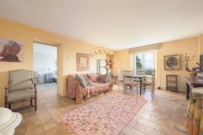 Image No.15-8 Bed House for sale