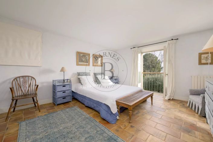 Image No.17-8 Bed House for sale