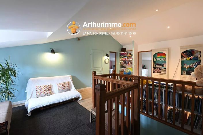 Image No.17-6 Bed House for sale
