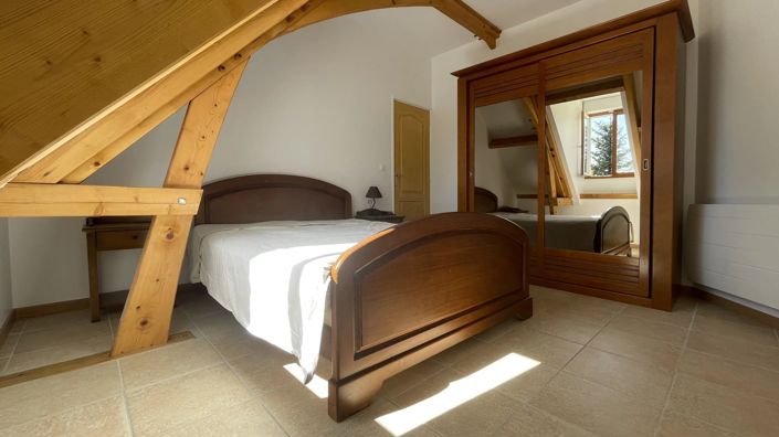 Image No.10-4 Bed House for sale