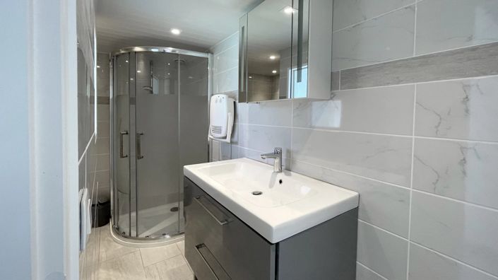Image No.17-4 Bed House for sale